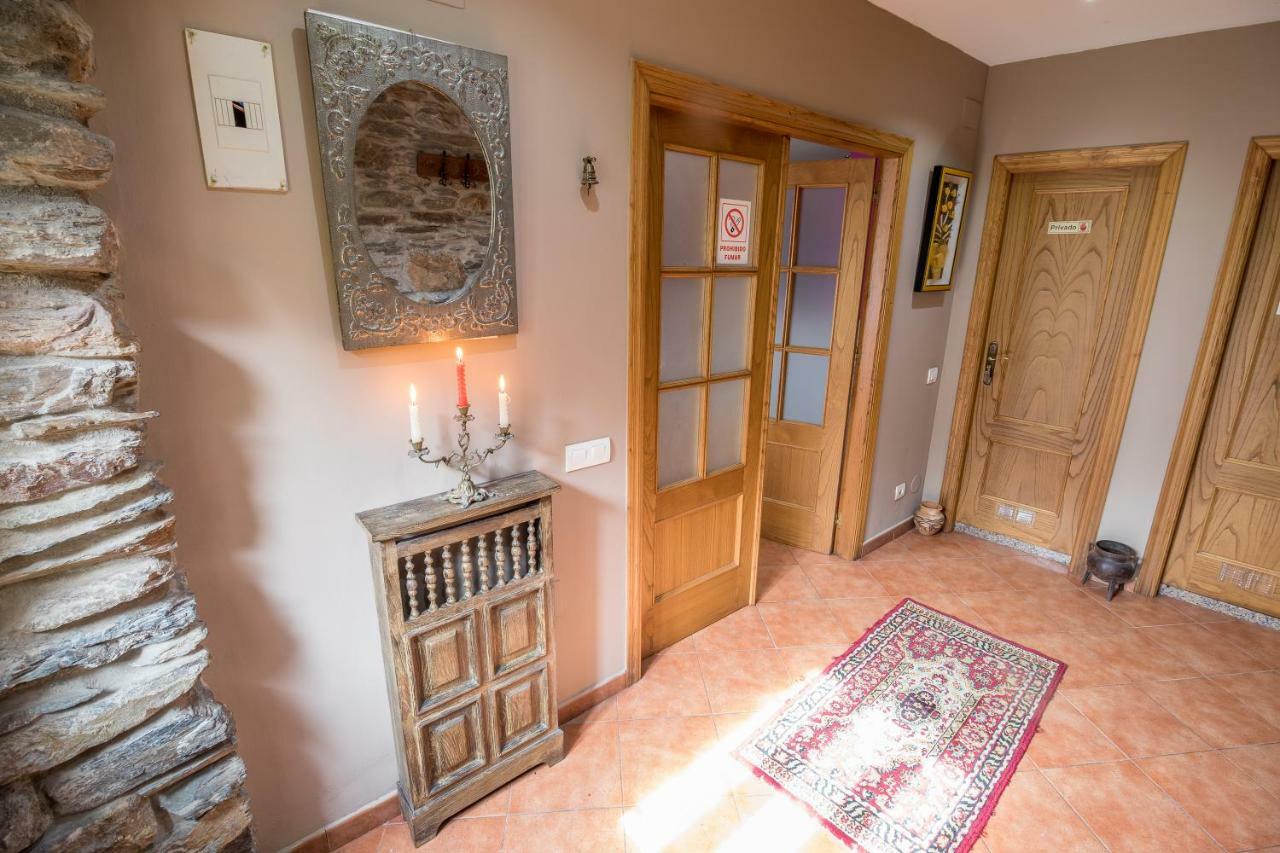 Casa Rural La Fuente Tejedo del Sil ภายนอก รูปภาพ