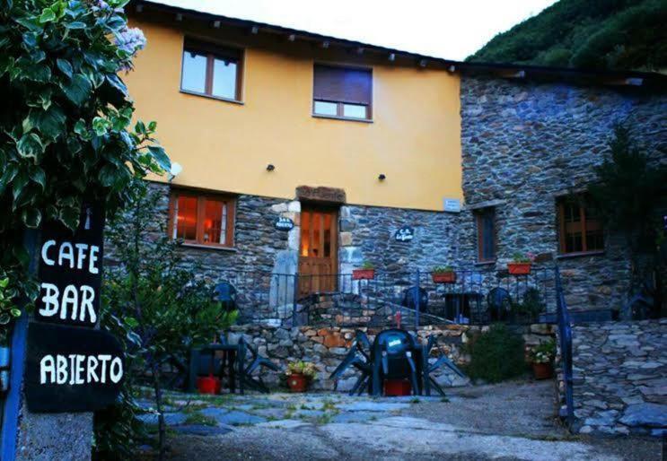 Casa Rural La Fuente Tejedo del Sil ภายนอก รูปภาพ