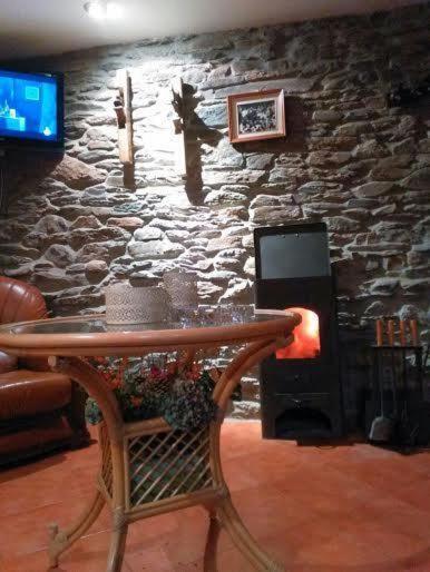 Casa Rural La Fuente Tejedo del Sil ภายนอก รูปภาพ